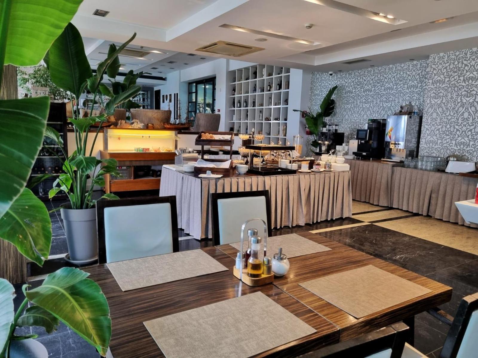 Hotel Jona Podstrana Luaran gambar