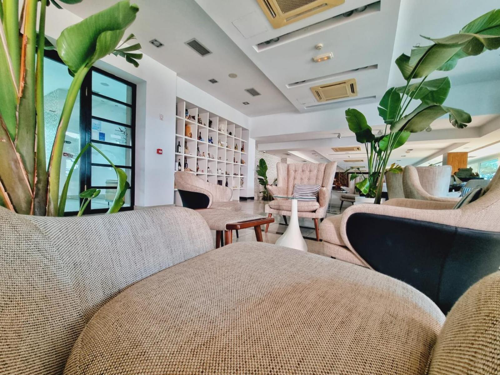 Hotel Jona Podstrana Luaran gambar