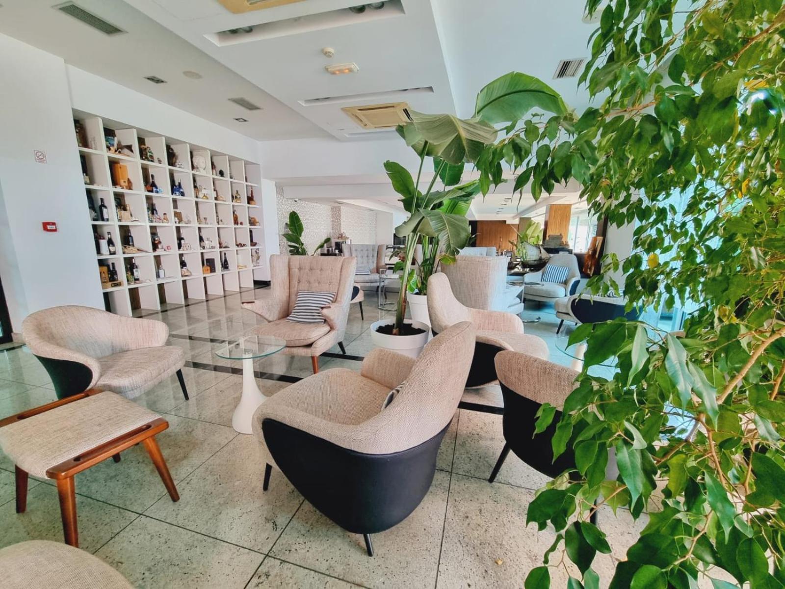 Hotel Jona Podstrana Luaran gambar