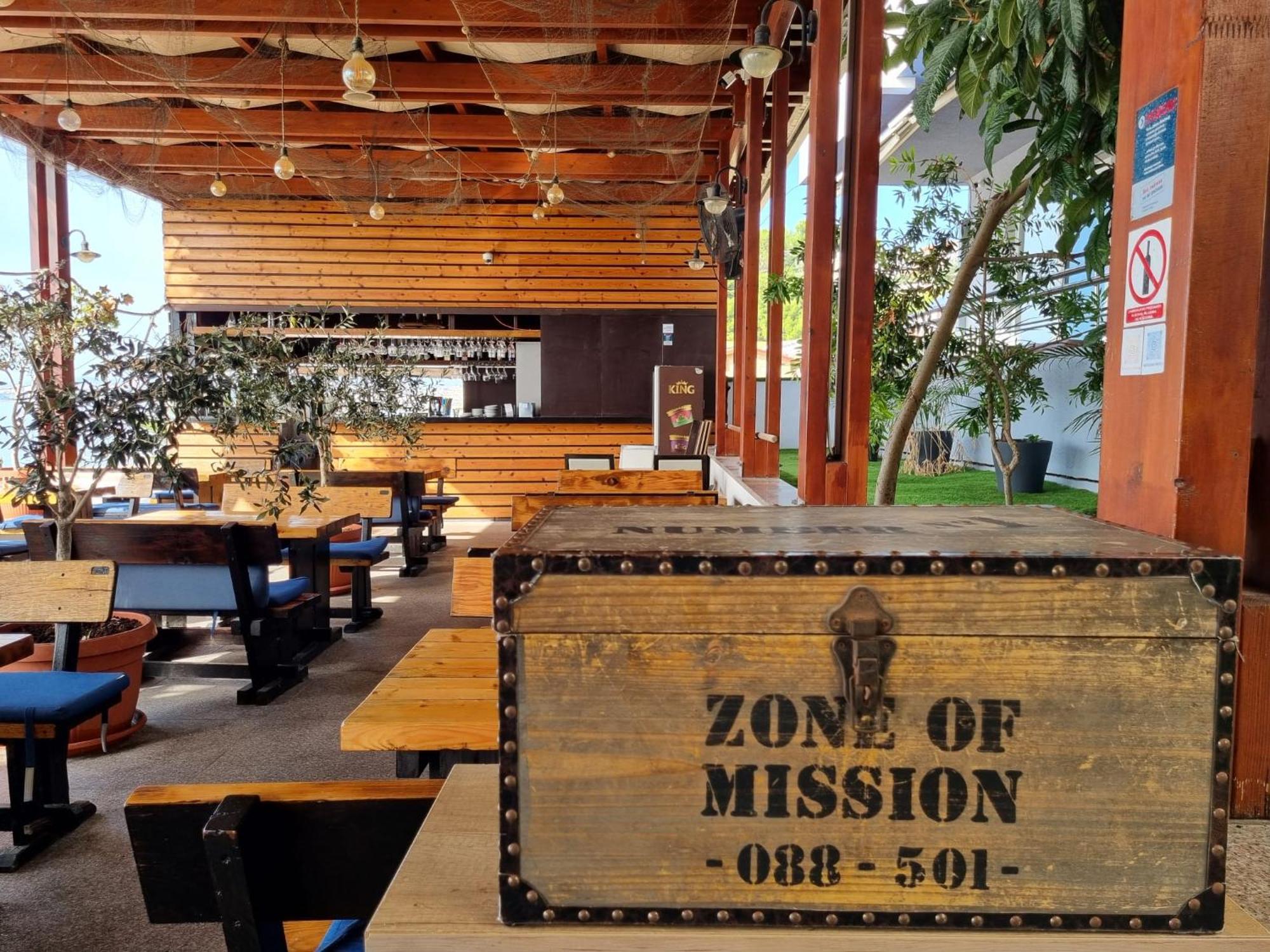 Hotel Jona Podstrana Luaran gambar