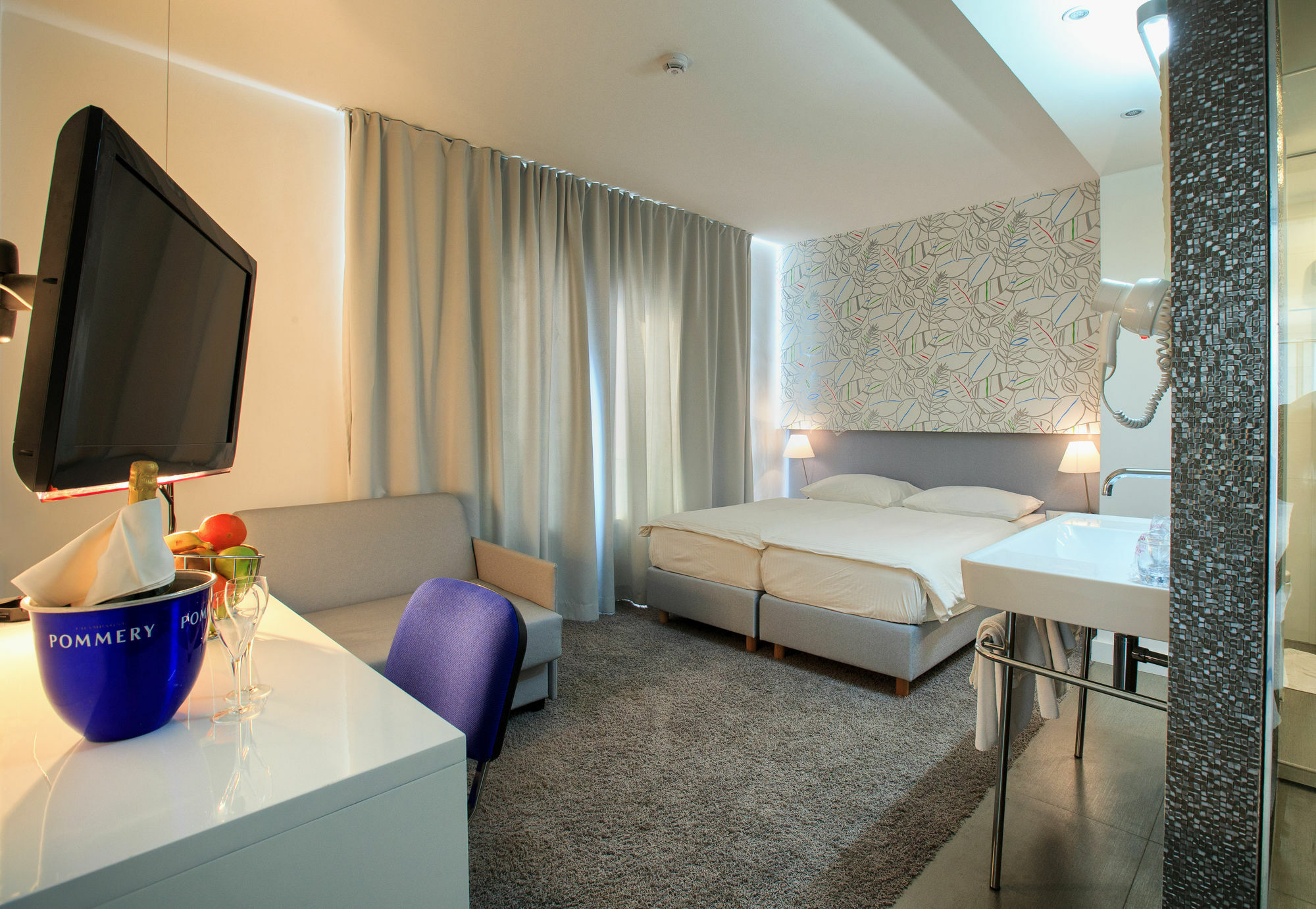Hotel Jona Podstrana Luaran gambar